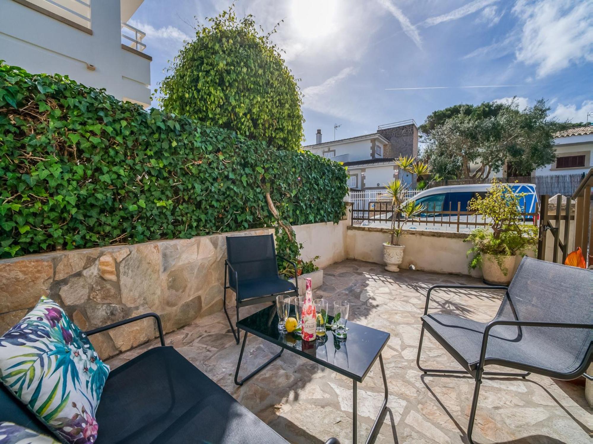 Apartment 6 Bedroom In Majorca *