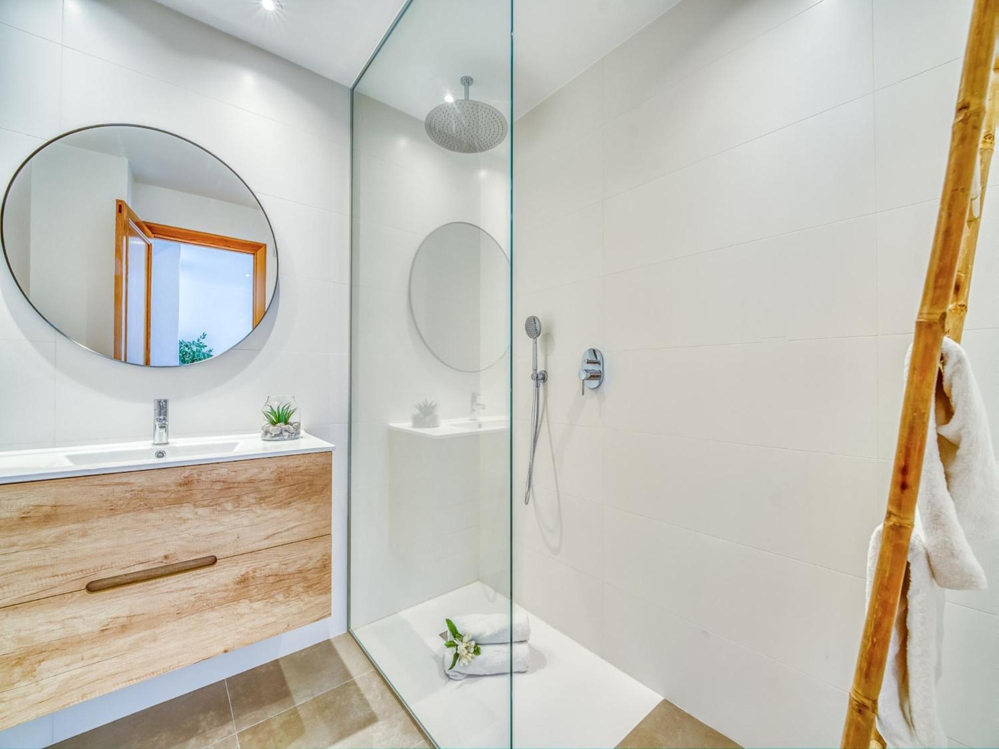 Apartment 6 Bedroom In Majorca Playa de Muro (Mallorca)